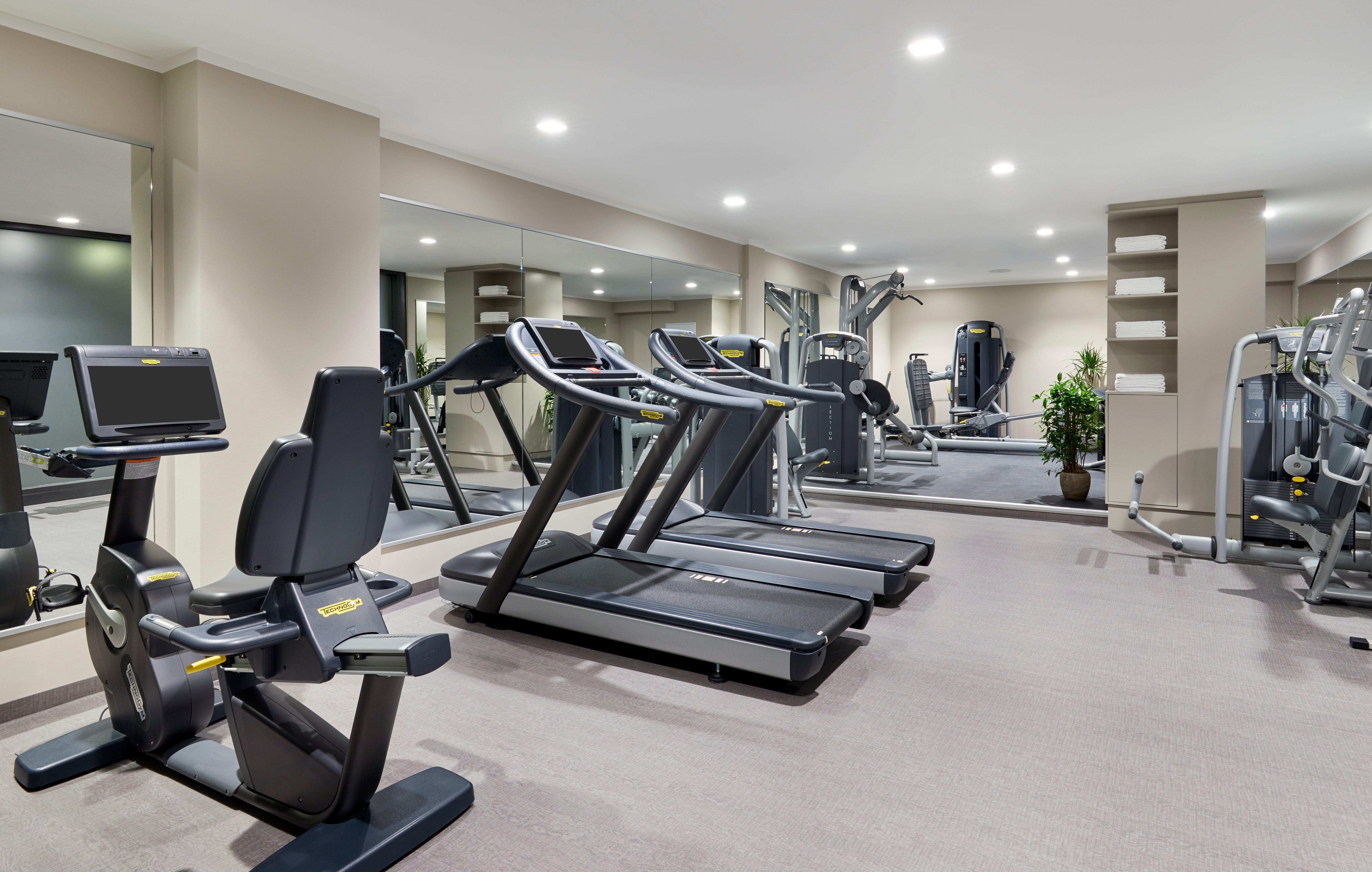 Intercontinental Berlin By Ihg Hotel Екстериор снимка The gym at the hotel