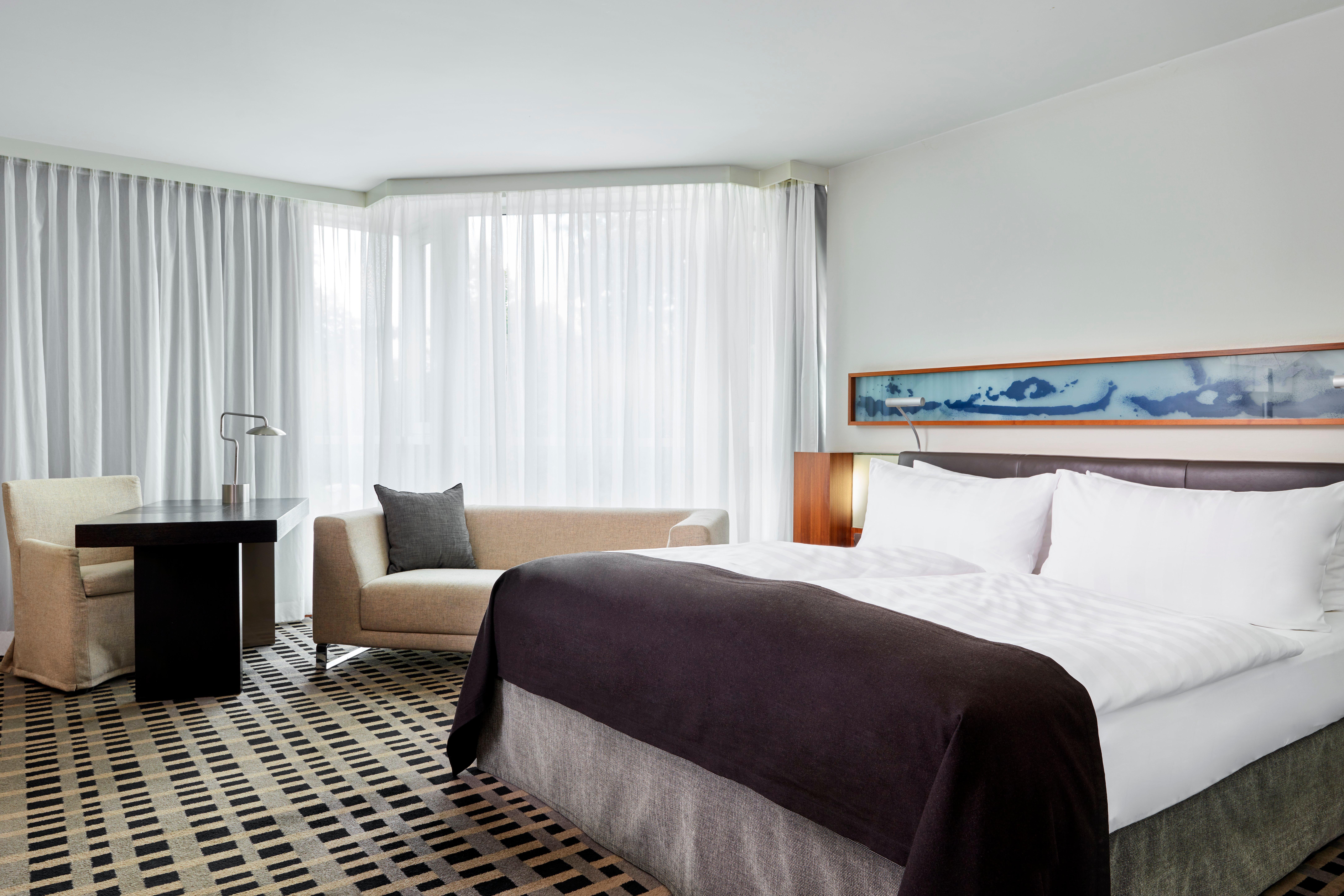 Intercontinental Berlin By Ihg Hotel Екстериор снимка A room at the hotel