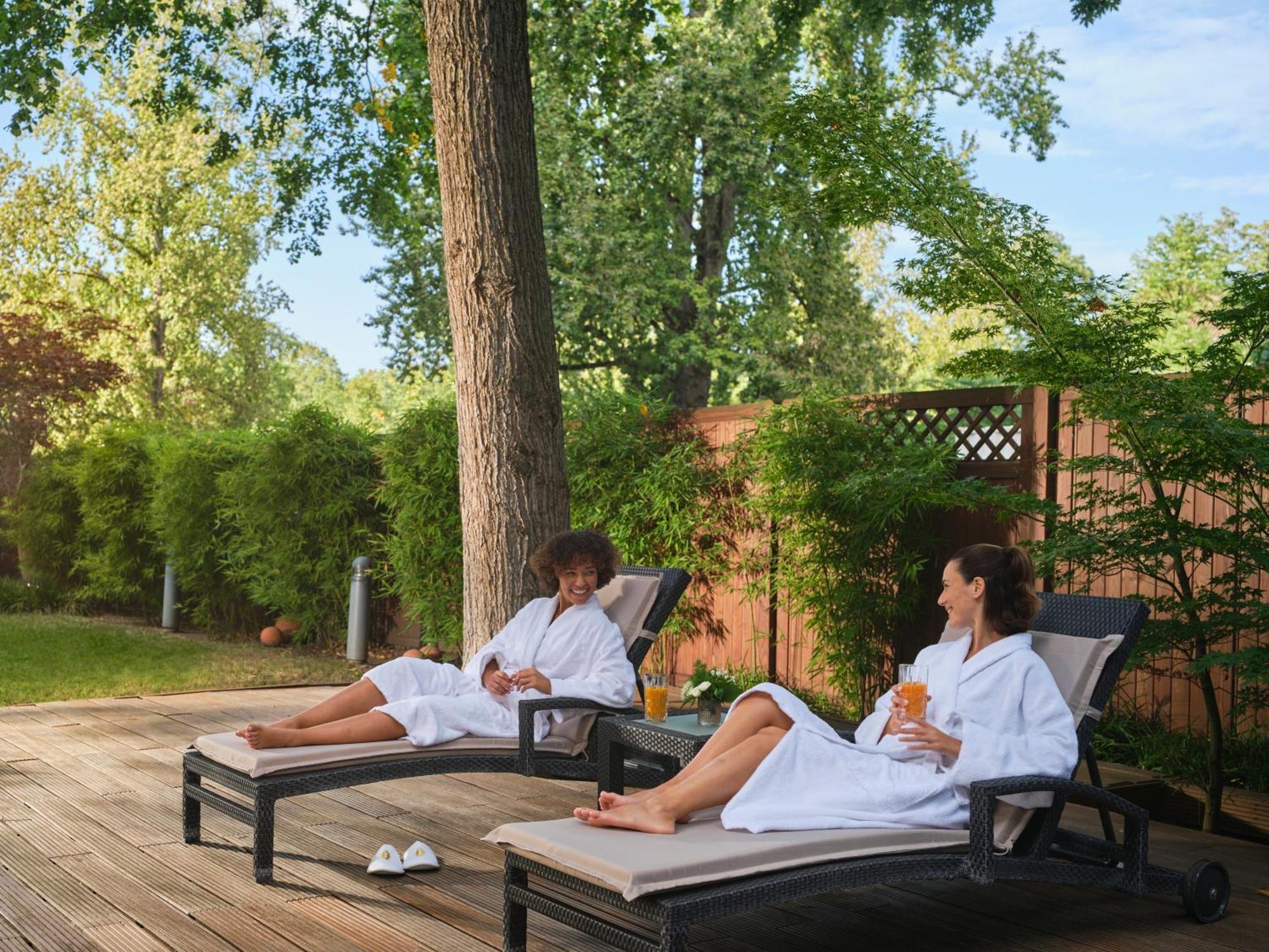 Intercontinental Berlin By Ihg Hotel Екстериор снимка Spa at The Lodge at Sun Valley Resort